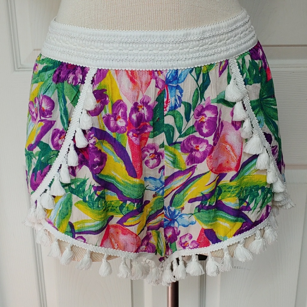 New Tropical pom pom shorts